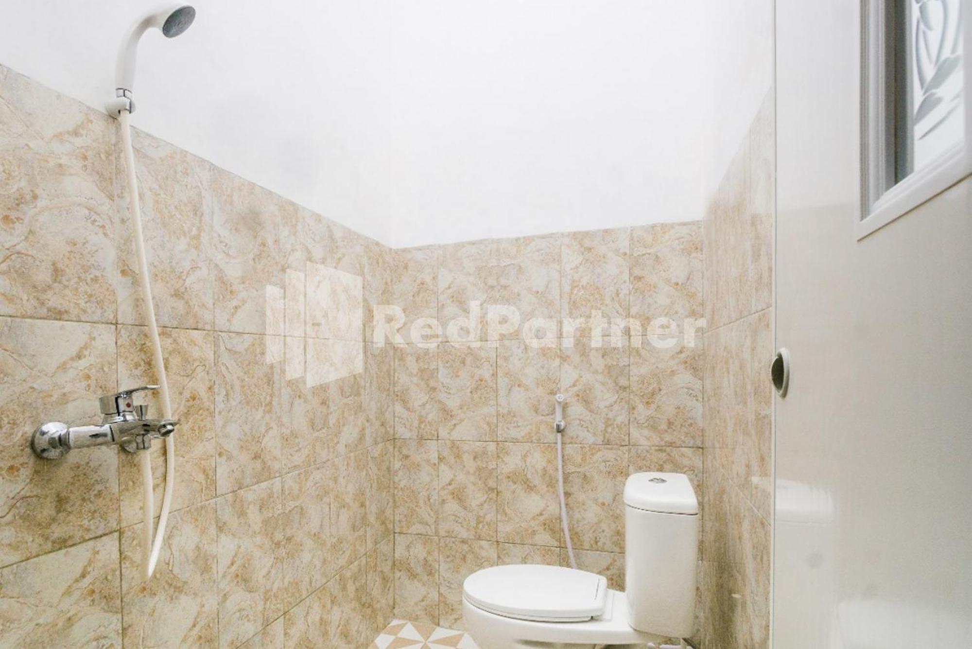 Omah Kalimosodo Mitra Reddoorz Near Stasiun Malang Kota Baru Hotel Ngoại thất bức ảnh